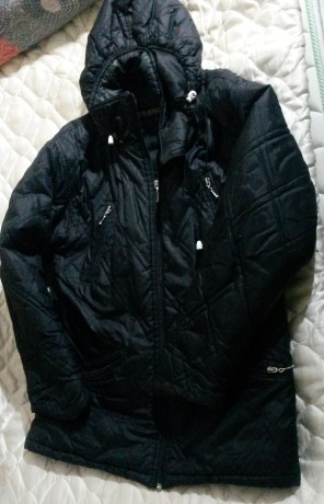 bunda černá s odepínací kapucí (1)